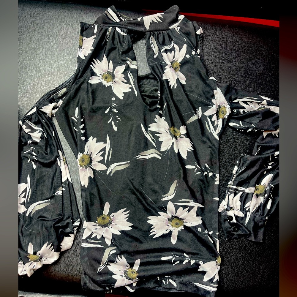 Long sleeve Bebe blouse